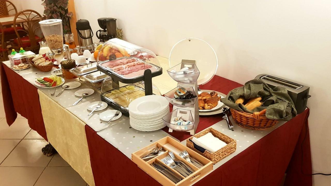 Hotel Oswaldo Βουδαπέστη Εξωτερικό φωτογραφία